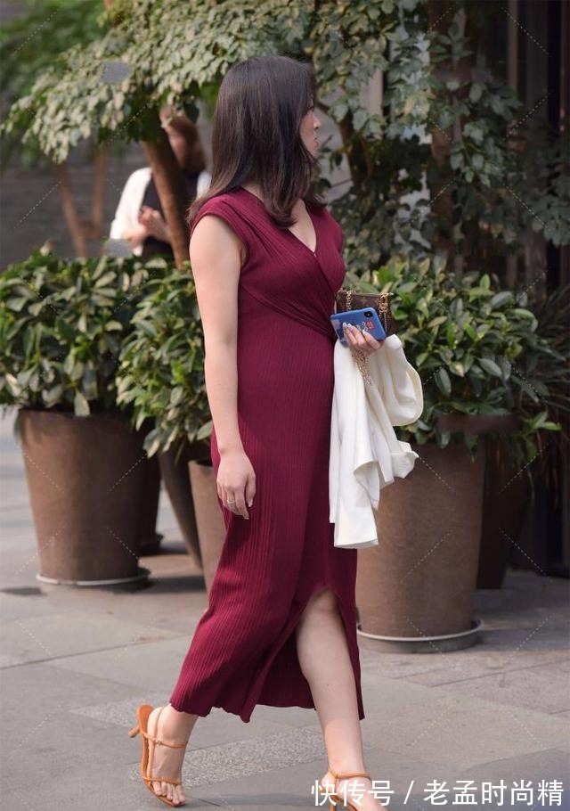 优雅|酒红色连衣裙+高跟鞋,优雅知性,高贵典雅,凸显高级感