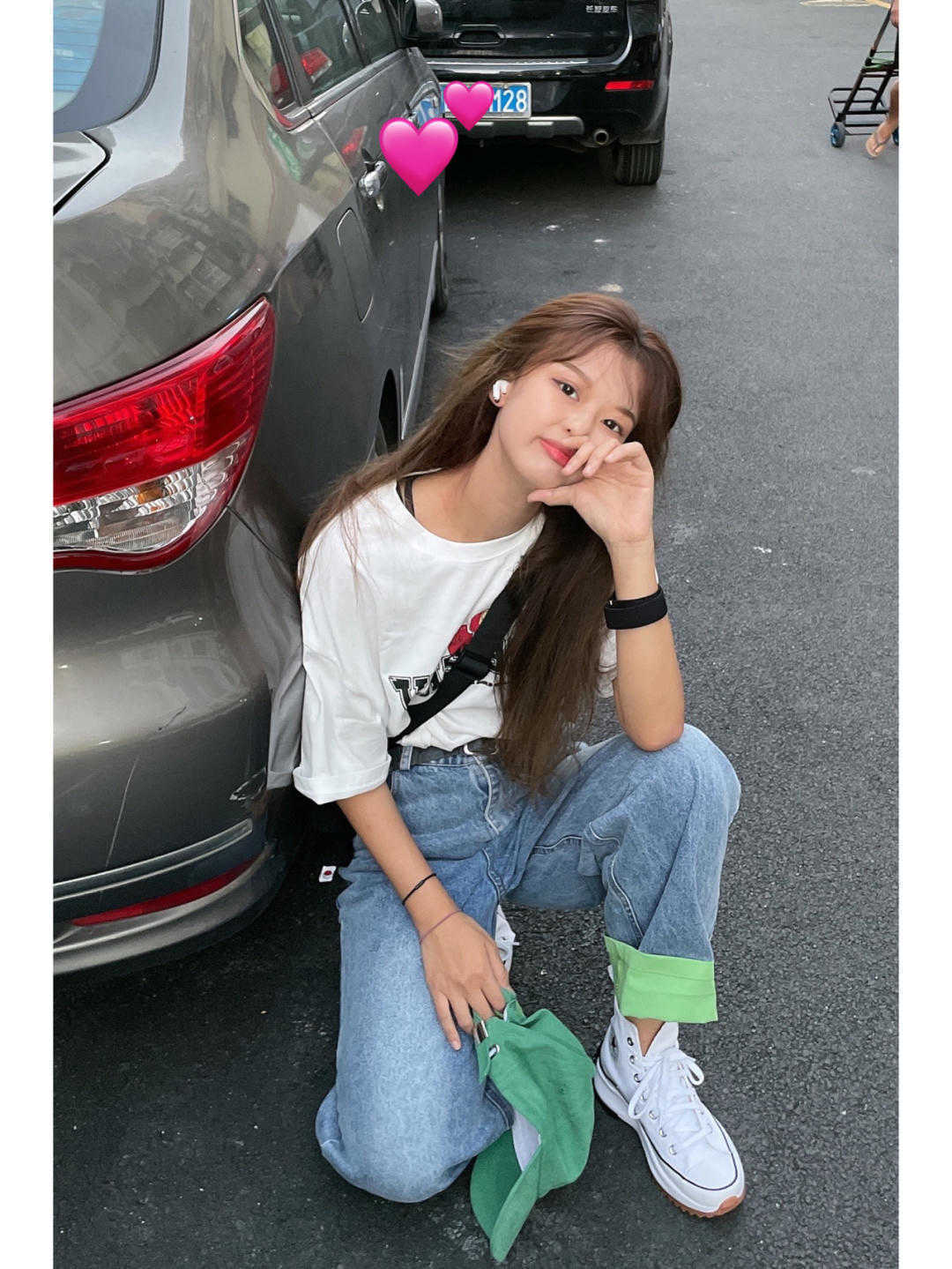 减龄|若你才20岁，别打扮太老！T恤+休闲裤可甜可咸，洋气减龄美翻天