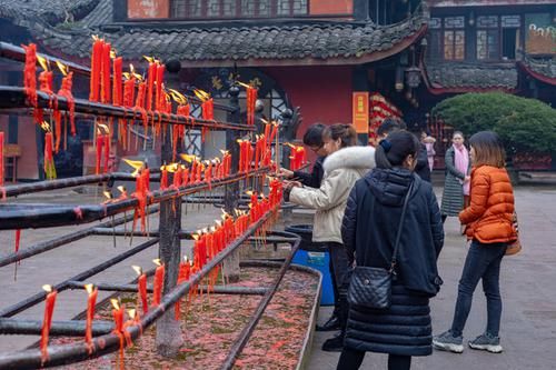 佛教|峨眉山第一座寺庙，原汁原味的纯净让人忍不住逗留