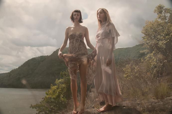 油画|以色列艺术家画出逼真美女油画,身姿曼妙,性感无比