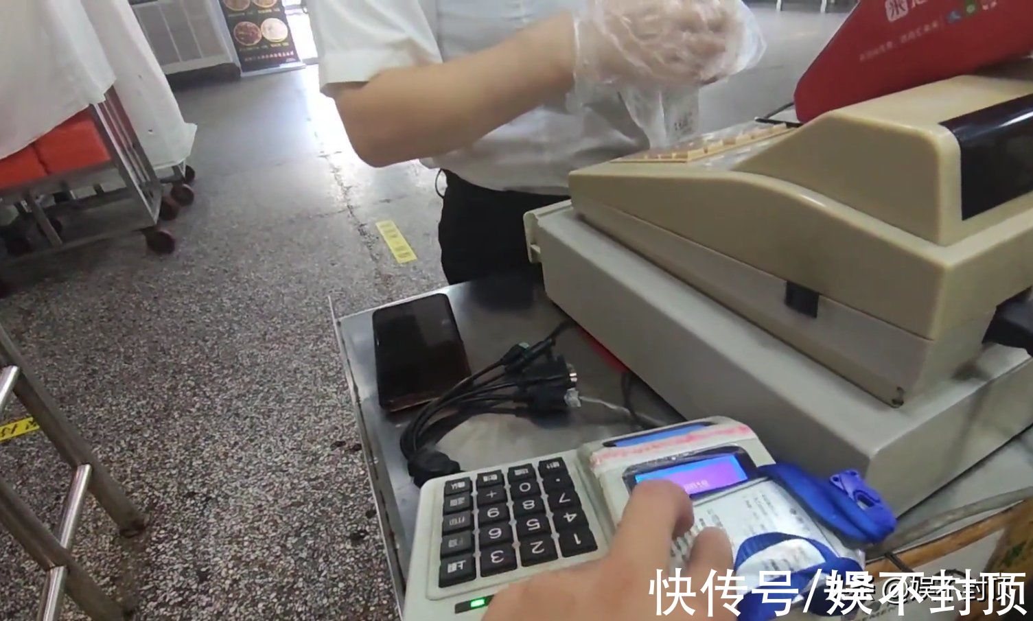 车间|带你看看深圳最大电子厂,不包吃不包住,吃一餐到底要多少开支?