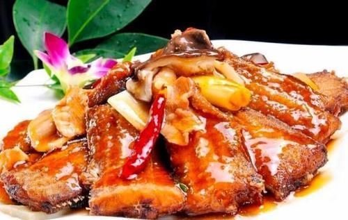 大厨教你红烧带鱼正确做法,不挂糊,不油炸,鱼肉鲜嫩入味还不腥