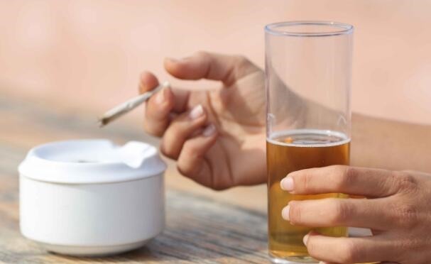 血脂高，如何让血脂降下来？医生为你总结4招，不妨试一试