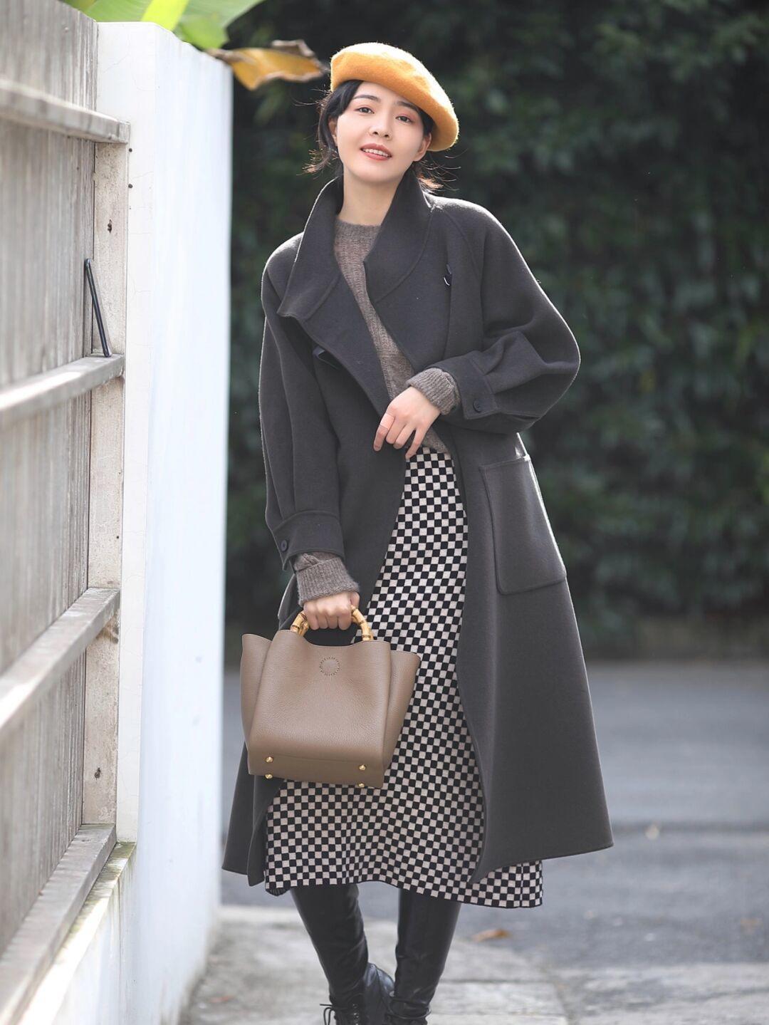 气质|想打造熟龄气质美就试试“大衣”,实用大气又时尚,轻松演绎高级