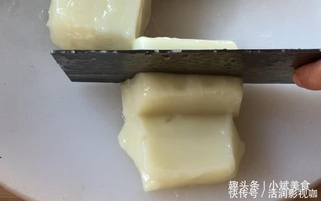  过瘾|一碗大米，一碗水，教你在家做米豆腐，麻辣鲜嫩，比凉粉好吃过瘾