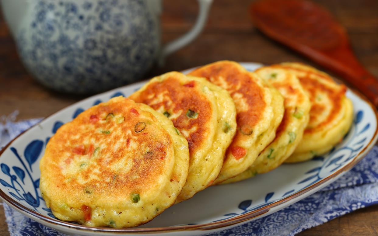 营养|双手无需粘面，搅一搅就能做的粗粮早餐饼，暄软美味营养百分百！