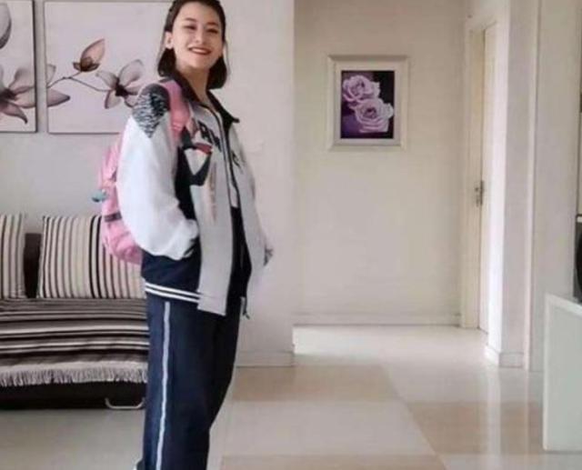 私人空间 40岁宝妈穿女儿初中校服,气质不输校花,网友:是心动的感觉