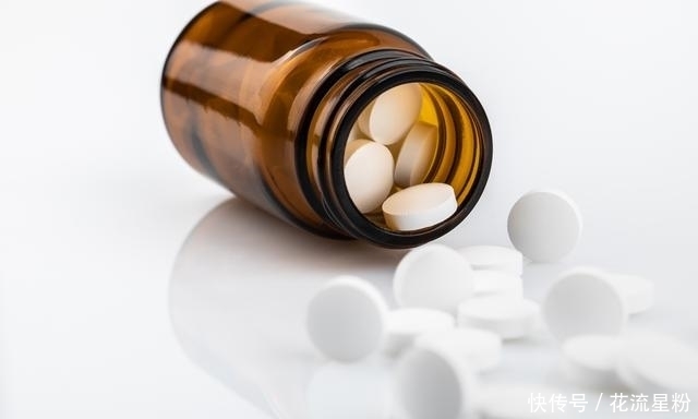 吃药半年，骨质疏松一点都没好转？医生：光吃药可不够