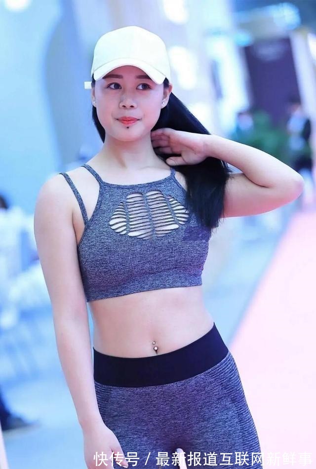 搭配 青春朝气的瑜伽裤穿搭减龄显气质，简约不失大气，精致浪漫！