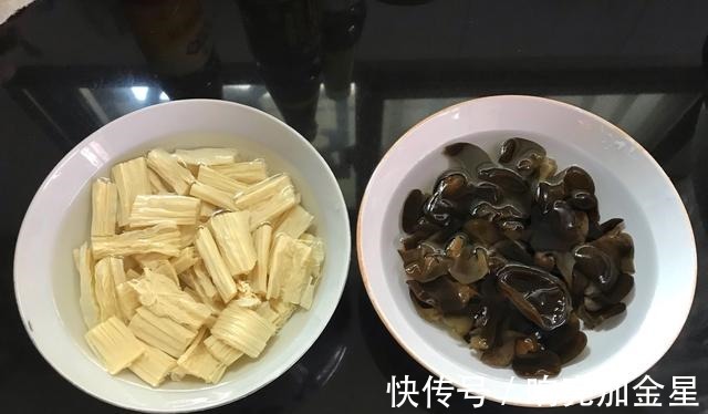 lsj|夏天就馋这菜，4种食材放一起，不炒不炖切好加料一拌，开胃解暑！