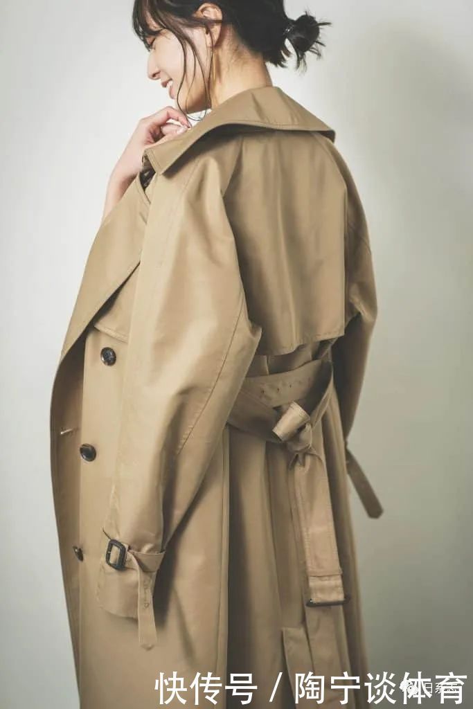 个子小的人怎么穿风衣？154cm的日本小姐姐有4个技巧