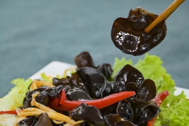 枇杷|越老越要吃得好中老年人营养均衡建议多吃这4种“软黄金”!