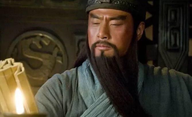 曹操|关羽为何月下斩貂蝉？并非关公心狠，而是发现了貂蝉一秘密