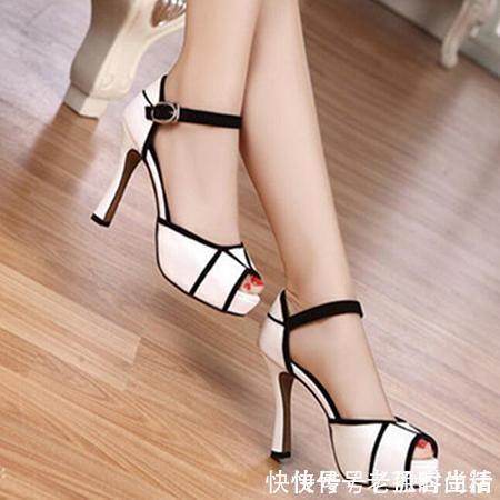 细跟鞋|时髦一夏,鱼嘴高跟凉鞋已闪亮登场,给你想要的女王范