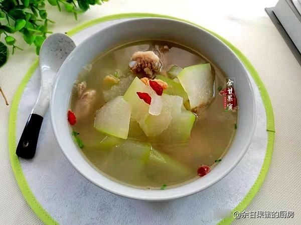 冬瓜|排骨入汤没焯水，换个方法更香浓鲜美，连喝两碗不腻人