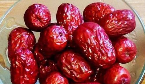 枸杞|早上空腹吃一把红枣,坚持半月,或许4个好处不请自来