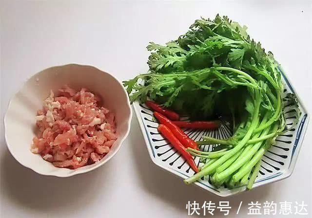 有这道家常下饭菜,吃饭香喷喷,一周吃三顿吃不够