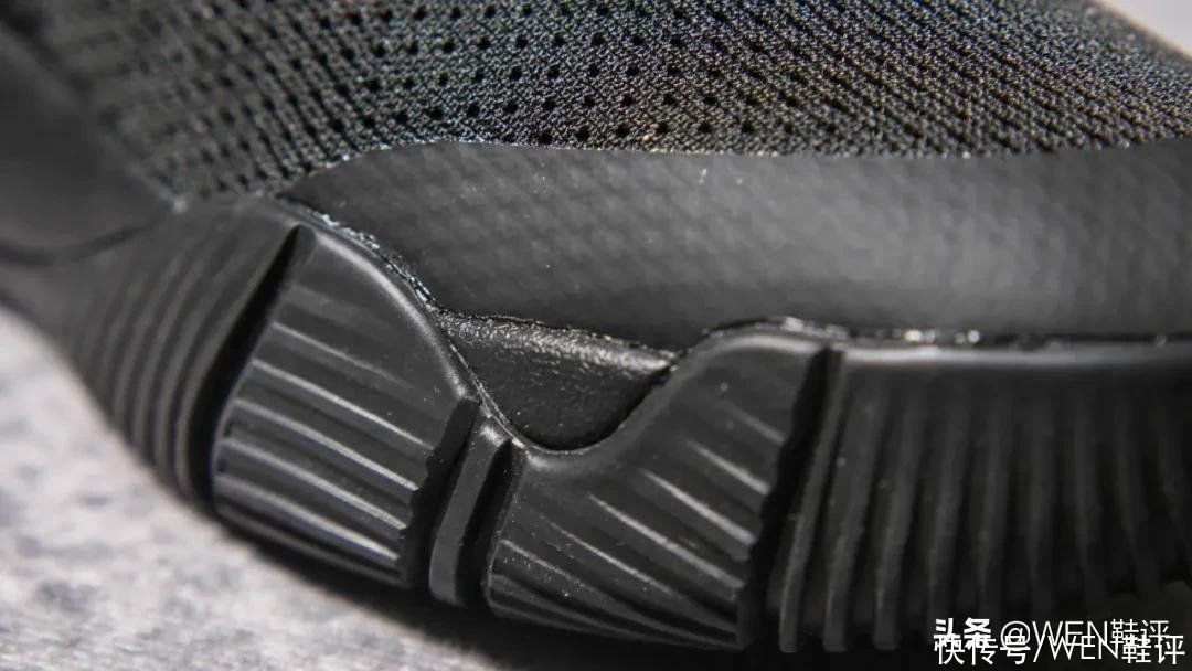 球鞋|PUMA Triple开箱：低价的外场球鞋，一鞋两穿有何惊喜？