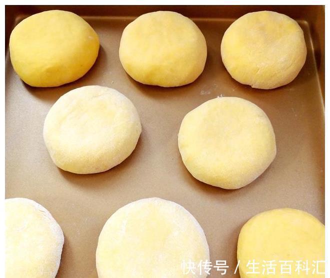 南瓜豆沙包|松软绵甜的南瓜豆沙包，好吃好看、低糖低油、老人孩子都爱吃