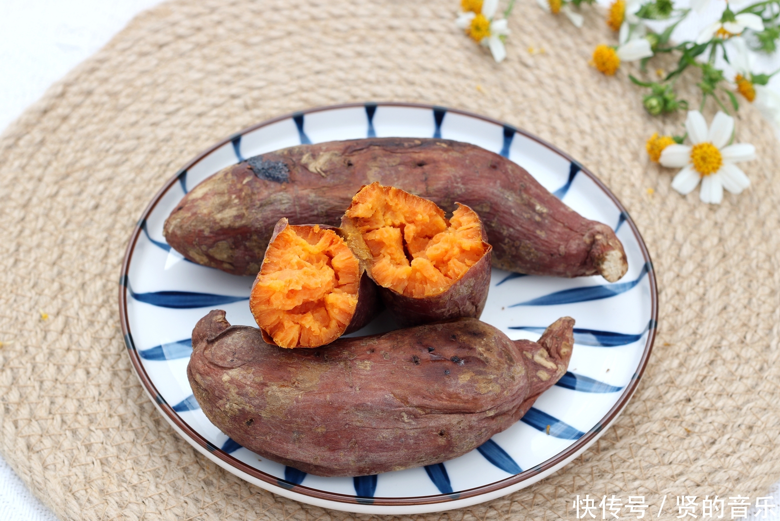 蛋糕程序|想吃烤红薯不用买，用电饭锅就能做，不放一滴水，软糯香甜超好吃