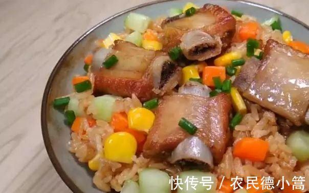 玉米粒|电饭锅排骨焖饭,做法简单,排骨软烂鲜香,看一遍就学会