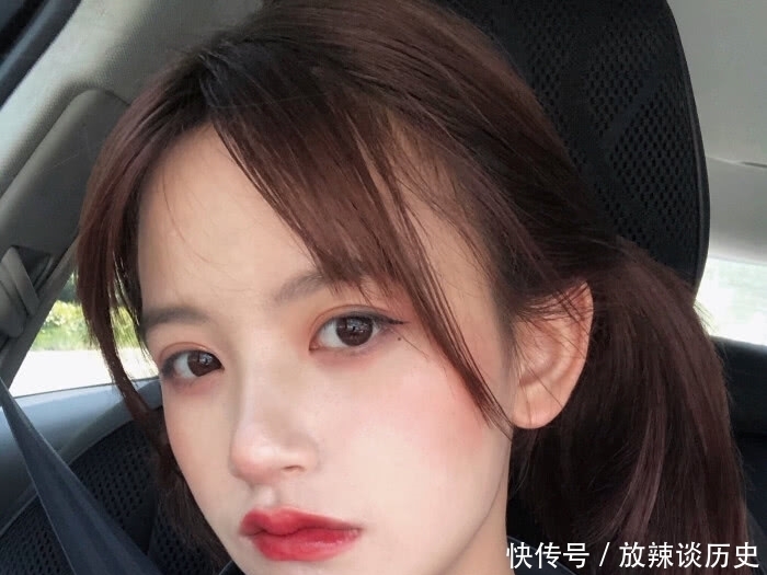 女生|女生经常做这“3动作”,脸没准会“越变越大”,傻丫头尽快改!