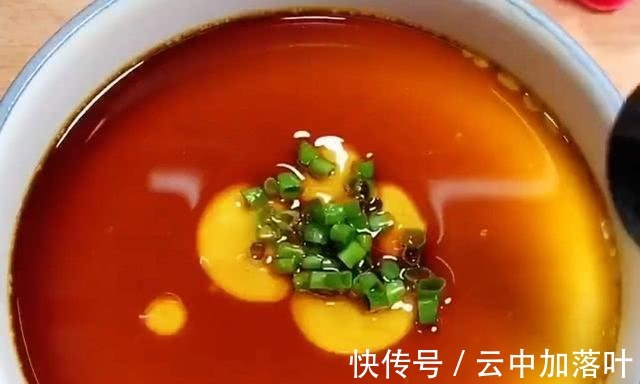 为什么自己蒸的鸡蛋羹又老又不嫩滑很多人第一步就做错了！