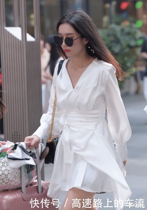 表嫂真会过日子,把衬衫改成“裙子”穿,一般人真的不到