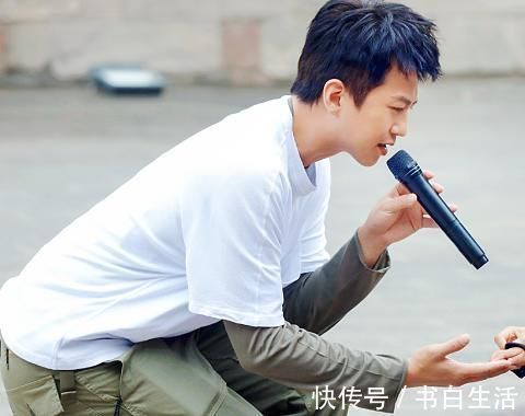 俩人|邓超要求鹿晗延期开演唱会，谁注意小鹿的回复？关系好坏一眼便知