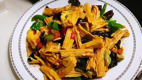  年夜饭，大鱼大肉太油腻，6样“吉祥素菜”要上桌，美好寓意给你