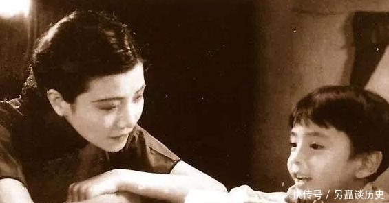 此人|此人25岁时自杀身亡,7名少女无法接受随她而去,30万人为她送葬