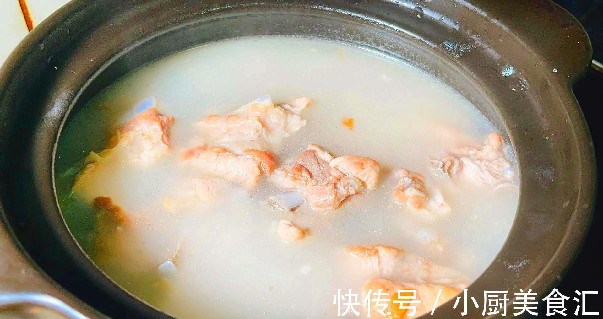 碱性水|炖排骨,有人先焯水,有人直接炖!厨师长:都不对,教您正确做法