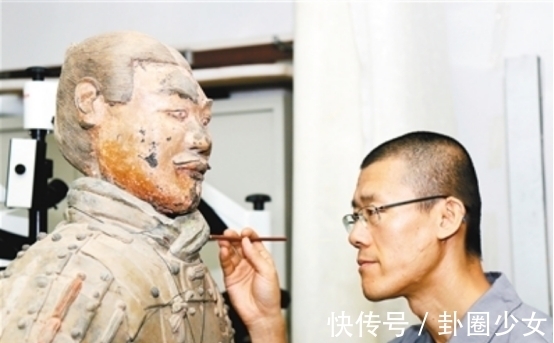 古迹#日本暴徒冲进展览厅,将兵马俑推倒致破碎,中国的回应堪称绝妙