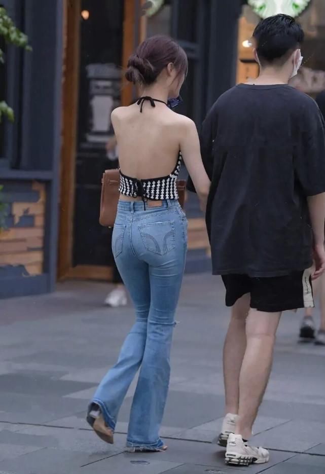 有些另类的“破洞裤”，时髦青春又减龄，重新焕发了新春！