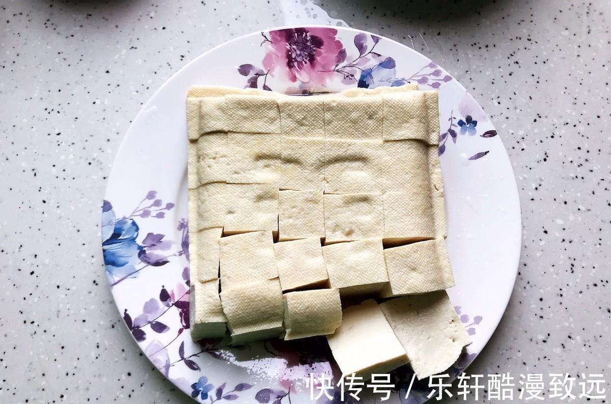 鲜美|夏天多给家人吃鱼,鲜美不腻,用豆腐一起炖至,全家都爱吃