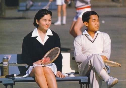 婚事|昭和天皇虽然发动了众多战争，但在儿子婚事上，坚决支持儿子
