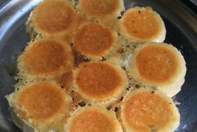 水煎包这样做太好吃了，脆而不硬，香而不腻，孩子一次吃了5个