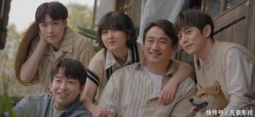 张子枫常驻《向往的生活》,做唯一女嘉宾,她符合导演的三大要求