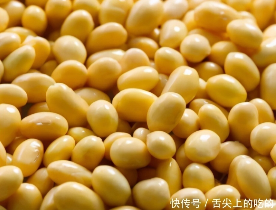 想吃黄豆酱不用买,在家做很简单,香辣过瘾,放一年也不会坏