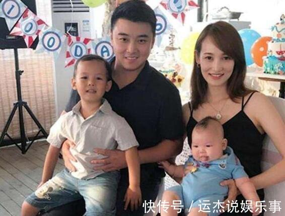 舞蹈演员|国乒王皓一家四口近况,大儿子海苔像爸爸,小儿子海螺像妈妈!