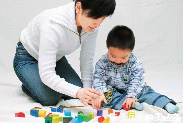 小孩子|从小跟奶奶睡和跟妈妈睡的孩子，10年后差距明显，家长们要重视！