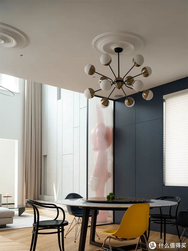 潮玩|北京80后夫妻720㎡现代别墅,摆满全球流行款潮玩:太“甜酷”了!