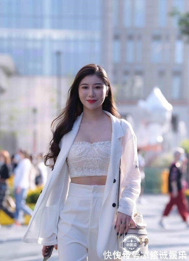 身材 光彩夺目的打底裤显瘦好搭配,显得身材妩媚动人,清爽舒适!