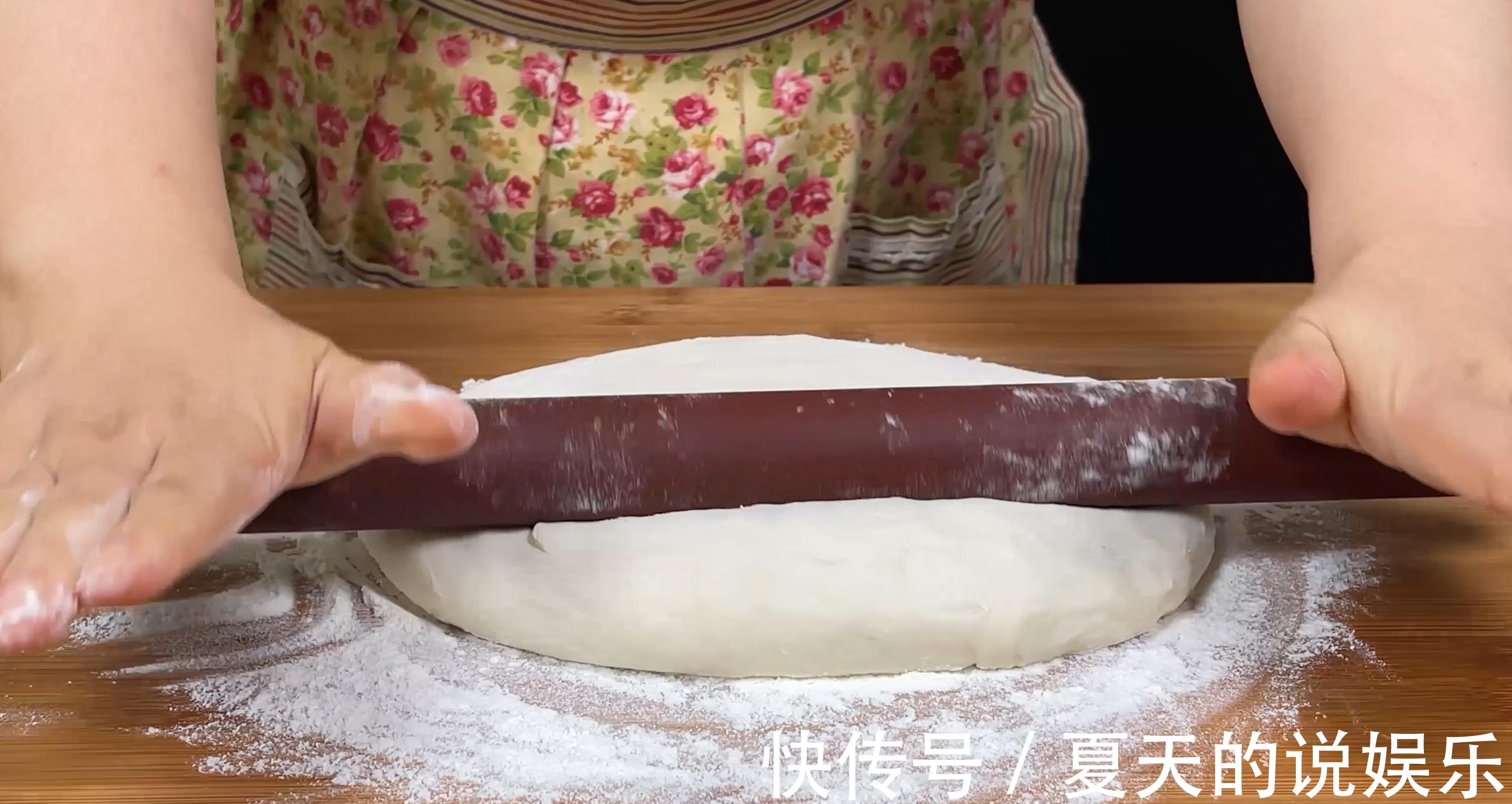 烙饼|早餐店的葱油饼为什么好吃？原来做法简单，学会就可以摆摊了