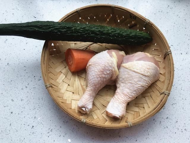 鸡丁|秋天了，吃鱼吃肉不如吃它，软嫩弹牙不上火，配米饭真香啊