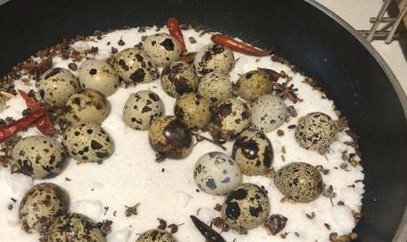 盐巴|婆婆把1斤鹌鹑蛋直接埋在盐巴里,家人懵了,15分钟后全家吃嗨了