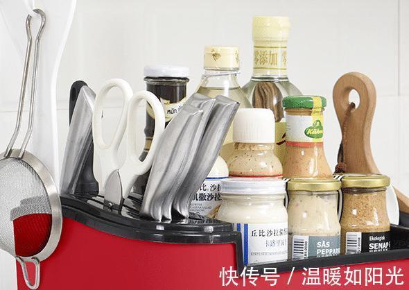 调料瓶|去姑妈家发现，厨房从不摆瓶瓶罐罐，这样一布置，美观实用不占地