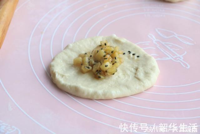 极简版苹果派教程，面粉包苹果烤一烤，香软又易消化