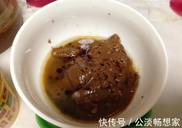 调芝麻酱时,不要加水调了!教你一招,做法简单口感顺滑