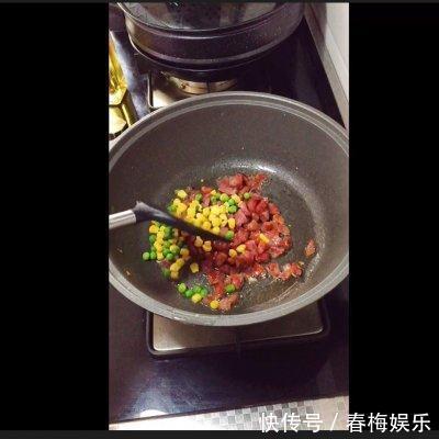 腊肠炒饭|有了这些简单美味.无敌巨好吃的腊肠炒饭，实力下酒